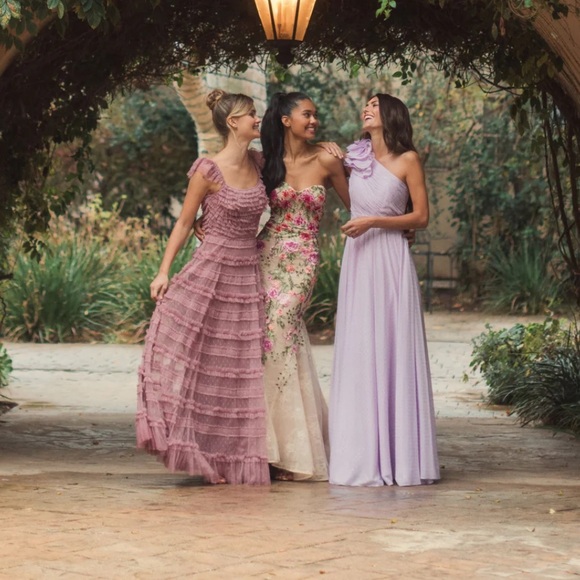 MAC DUGGAL Ruffle Cap Sleeve Embellished Tiered Gown - Picture 8 of 16